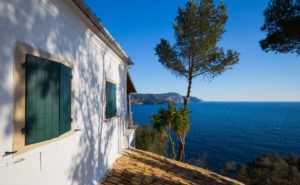 Bords de mer : bien choisir les fermetures de son habitation